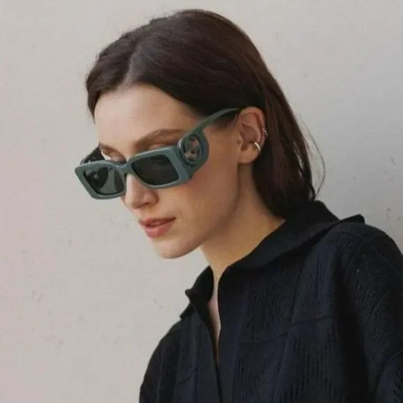 NEW Gucci GG1325S 003 Grey Smoke Grey Rectangle Women Sunglasses Gucci GG1325S 003 Sunglasses Grey Smoke Grey Rectangle Women main image 3
